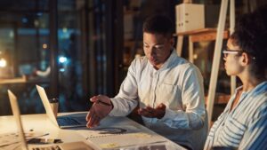 企業における知識の創造と活用: 理論から実践へ