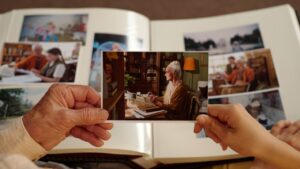 写真をめくると、人生が微笑む